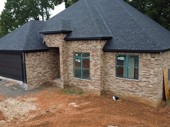 2nd image of 18 Avondale Rd