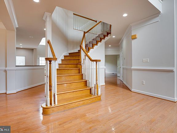 5th image of 13646 Sweet Woodruff Ln