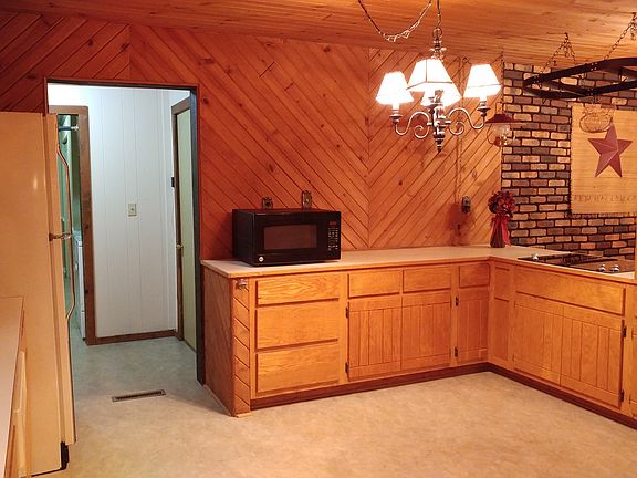 5th image of 636 Emich Dr