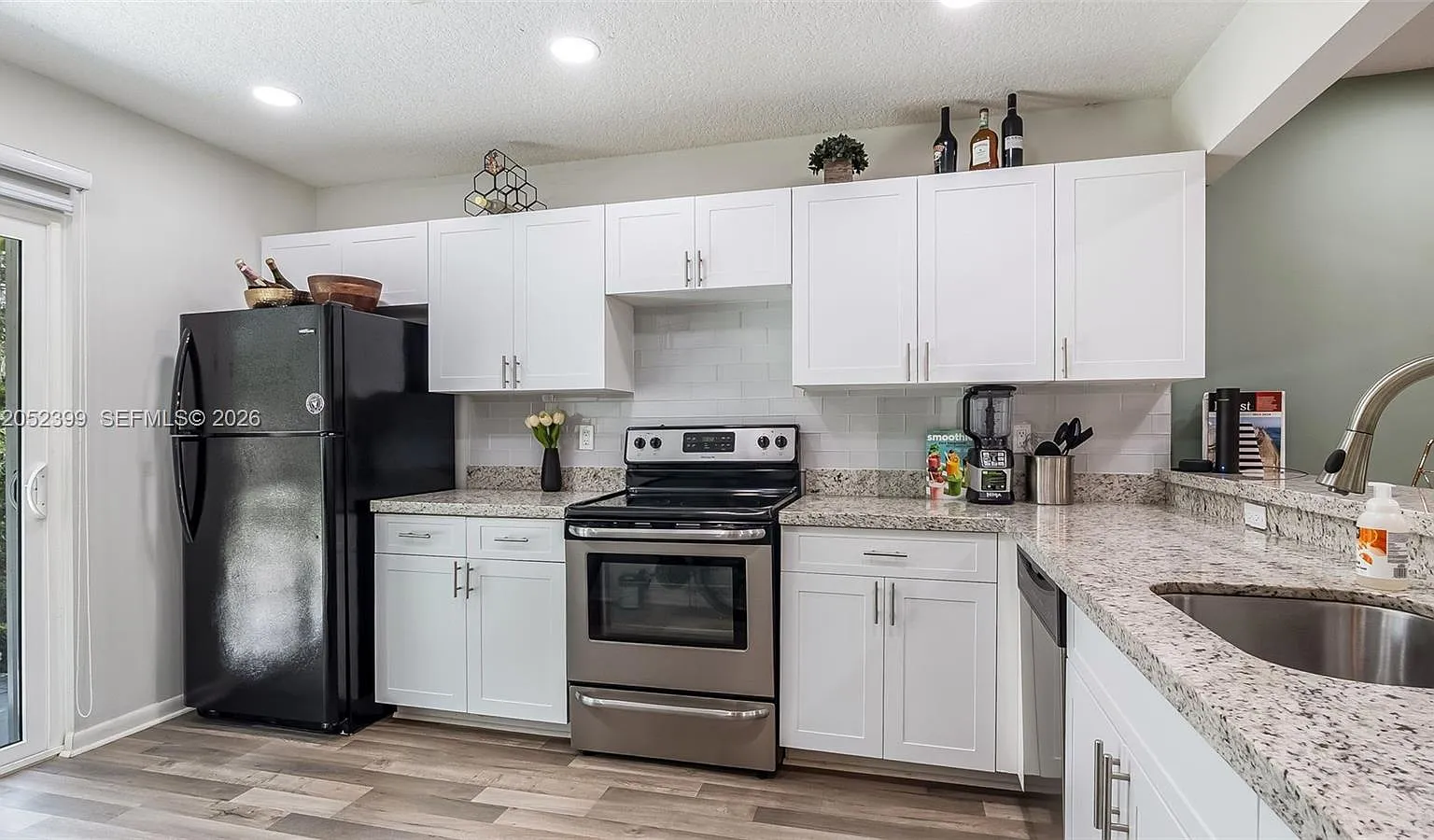 Crystal View Townhomes — Photo 4