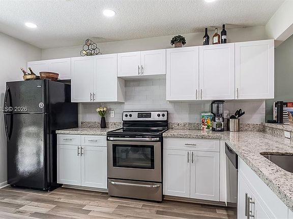 4th image of 785 Crystal Lake Dr #785