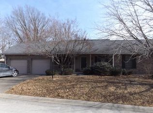 43 Arrowhead Dr, Lexington, MO 64067
