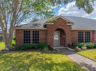 1706 Agarito Ave, Alice, TX 78332