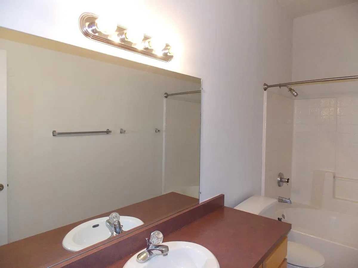 2 bed, 1263 sqft, $1,950 — Photo 4