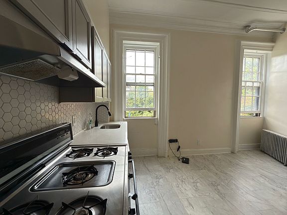 3rd image of 408 Vanderbilt Ave Floor 2