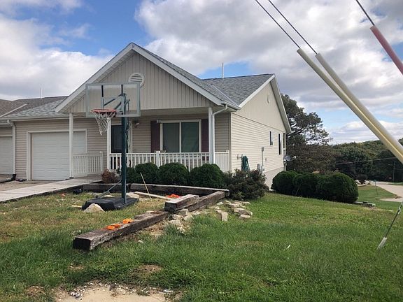2nd image of 912 S 1st St
