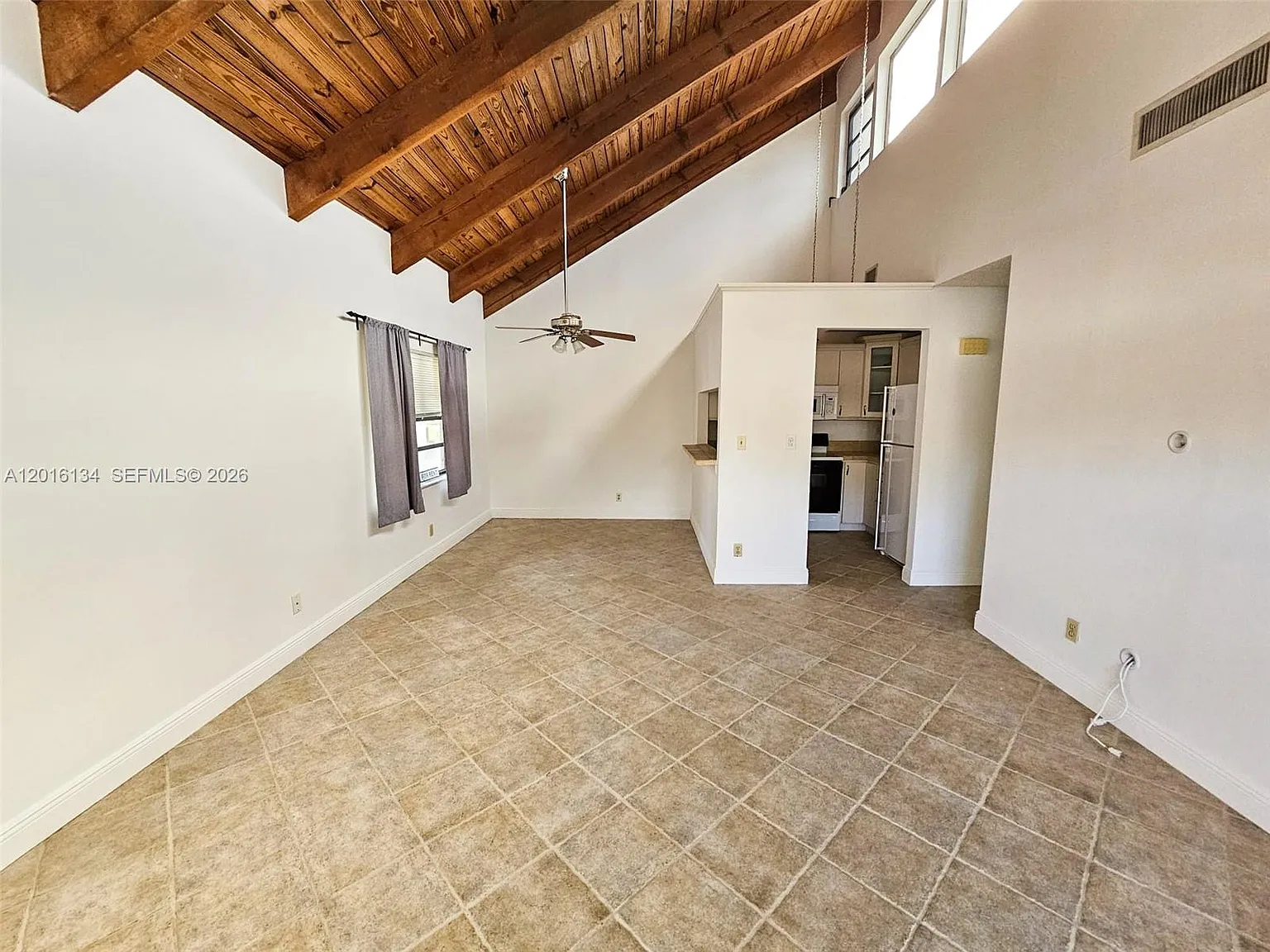 Kendall Trace Condo — Photo 2