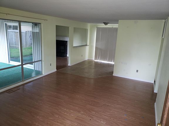 2nd image of 1611 167th Ave NE
