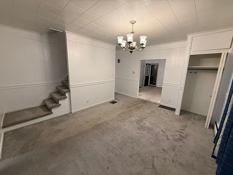 176 James St — Photo 8