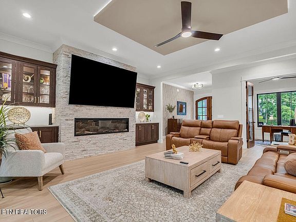 5th image of 106 Daksi Way
