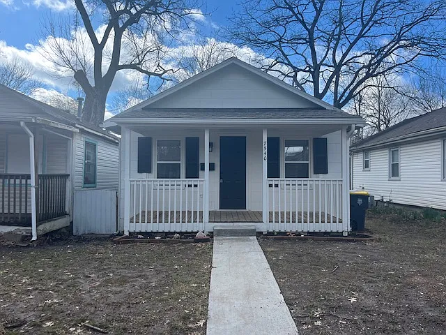 2 bed, 850 sqft, $1,375 — Photo 2
