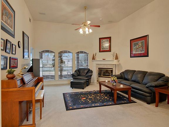 4th image of 136 Parkview Dr