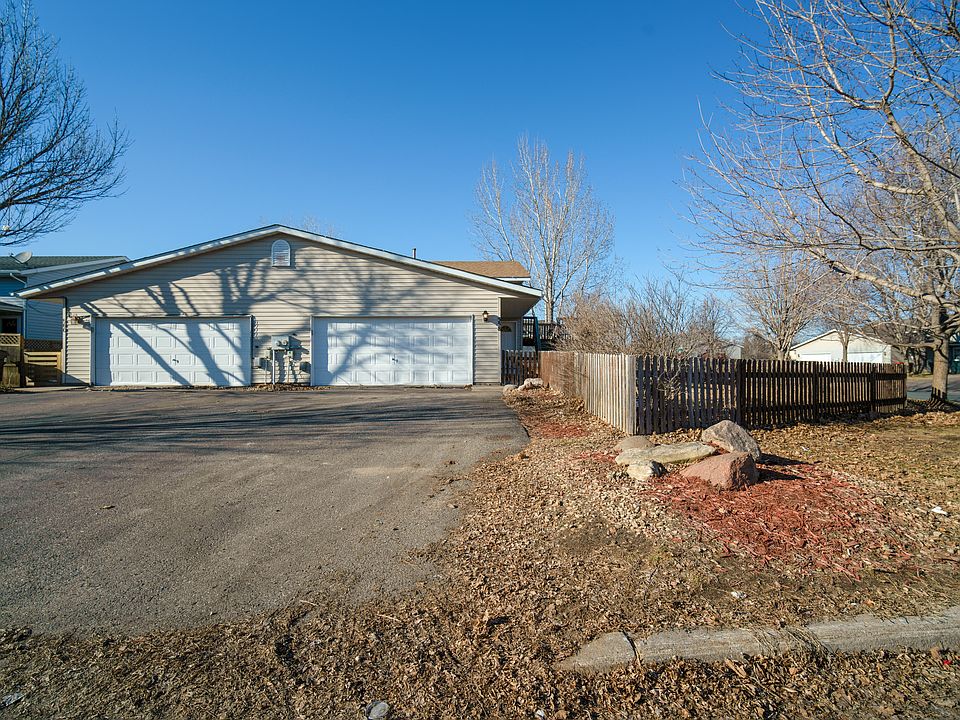 1st image of 558 Kendall Dr