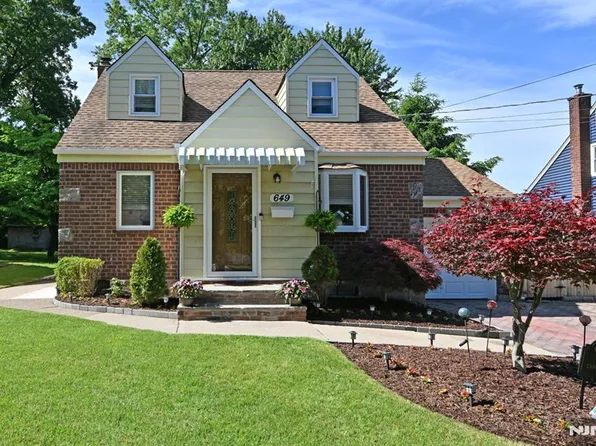 649 Taco Ave, Westwood, NJ 07675
