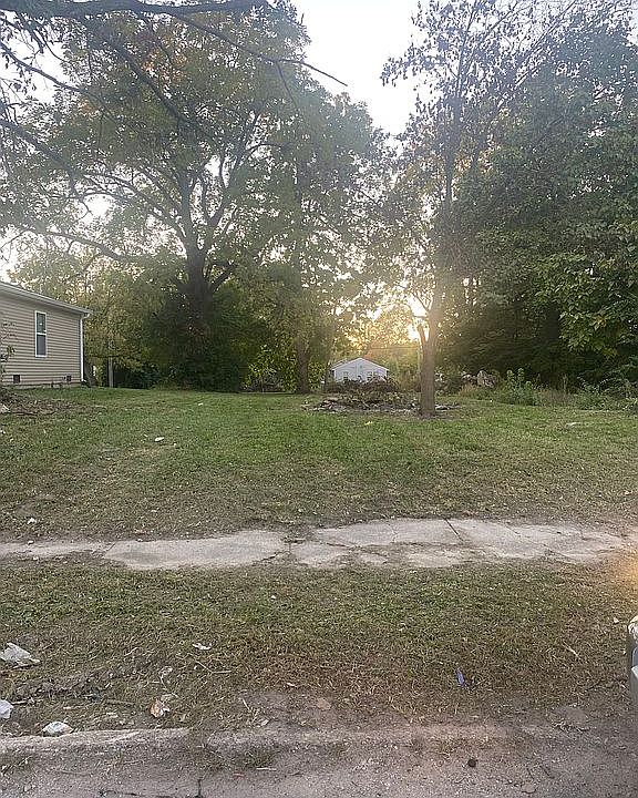 1st image of 2854 N Chester Ave