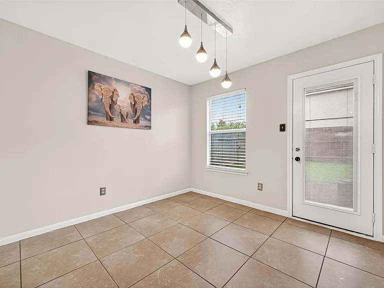 2510 Fox Water Dr — Photo 13