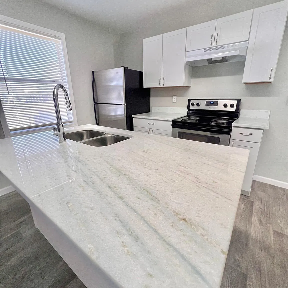 3 bed, 2.0 bath, 943 sqft, $1,350 — Photo 3