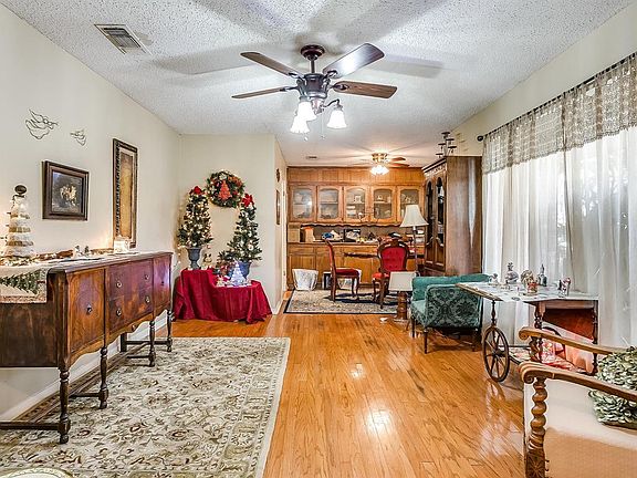 5th image of 3741 Lawndale Ave