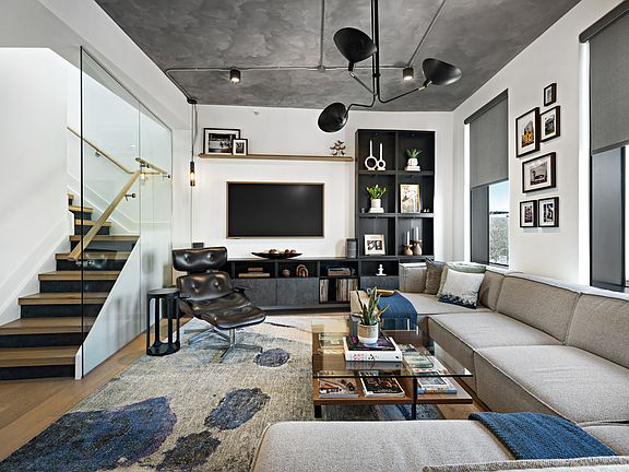 4th image of 661 Driggs Ave #5B