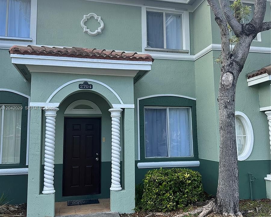 1st image of 2704 SE 15th Pl