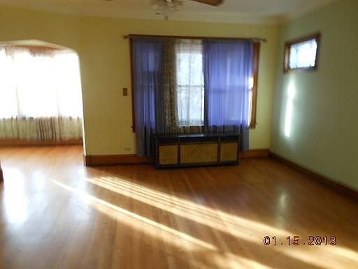 5th image of 2301 S Scoville Ave
