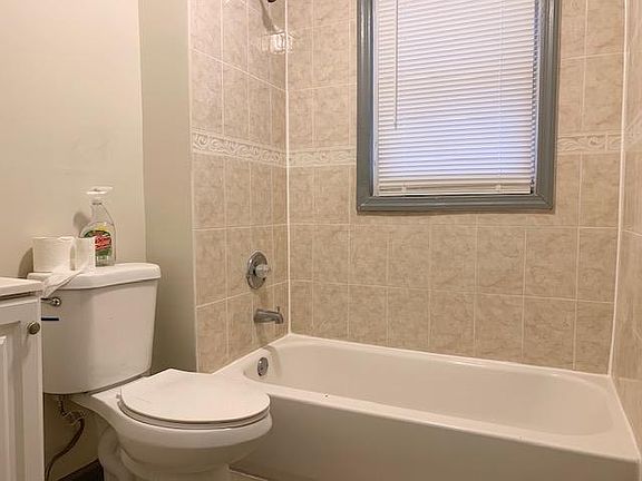 4th image of 212 Smith St Floor 2