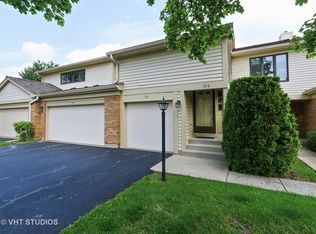 736 Ascot Ct, Libertyville, IL 60048
