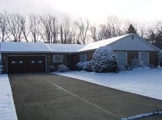 1697 Meadows Rd, Madison, OH 44057