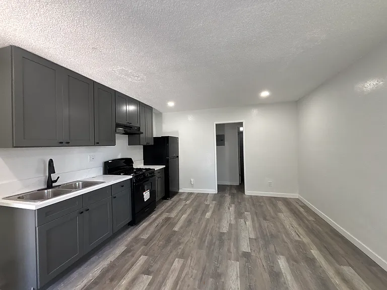 1745 Magnolia Ave #1 — Photo 2