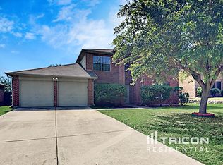1002 Windsor Ln, Forney, TX 75126
