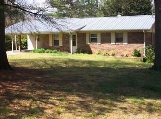 207 Cumberland Dr, Clarkesville, GA 30523