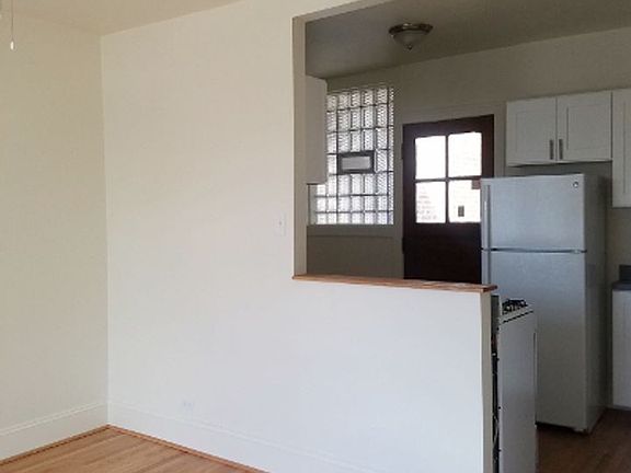 3rd image of 2014-16 W Berwyn Ave #2016-1A