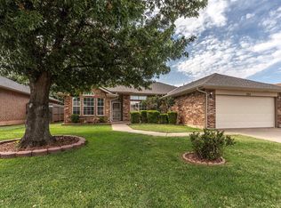 204 Eastview Dr, Yukon, OK 73099