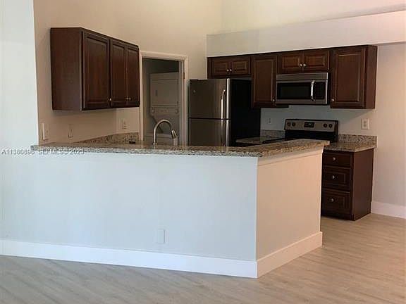 4th image of 9999 Summerbreeze Dr APT 1021