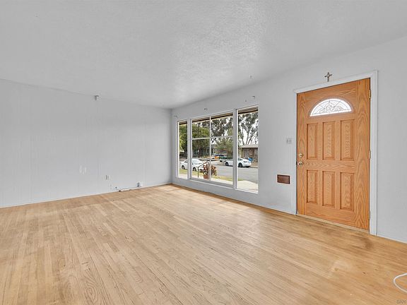 4th image of 4580 Terry Ln