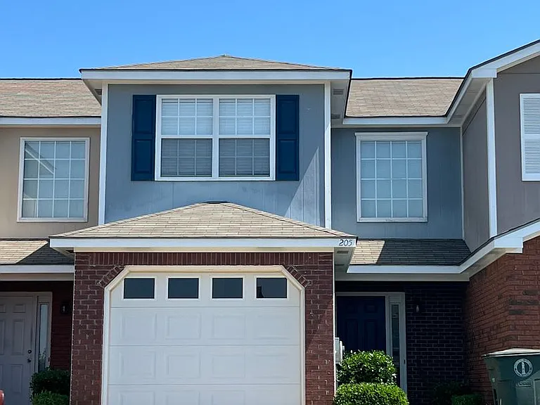 205 Wakefield Way — Photo 1