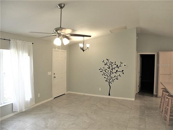 4th image of 4878 Dragon St