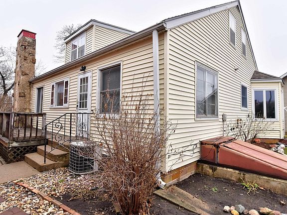 2nd image of 113 S 8th St