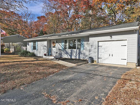 2nd image of 364 Constitution Drive
