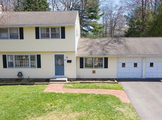 29 Gladwish Rd, Delmar, NY 12054