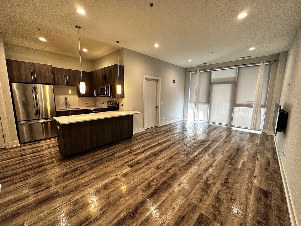 1st image of 1957 N Fairfield Ave #3C