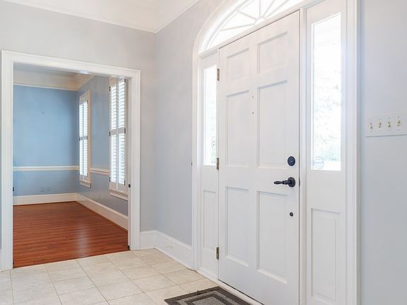 5th image of 3111 Country Club Dr