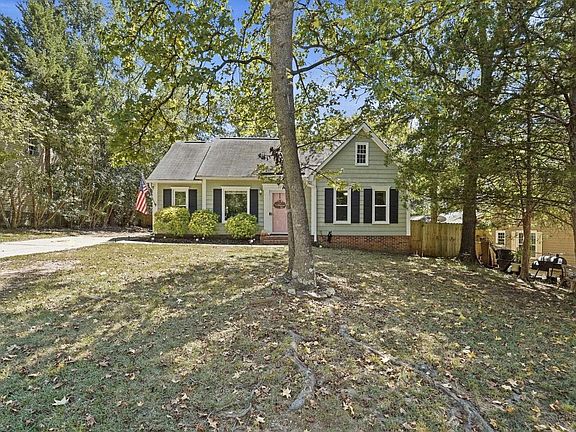 3rd image of 213 Dyers Hall Rd