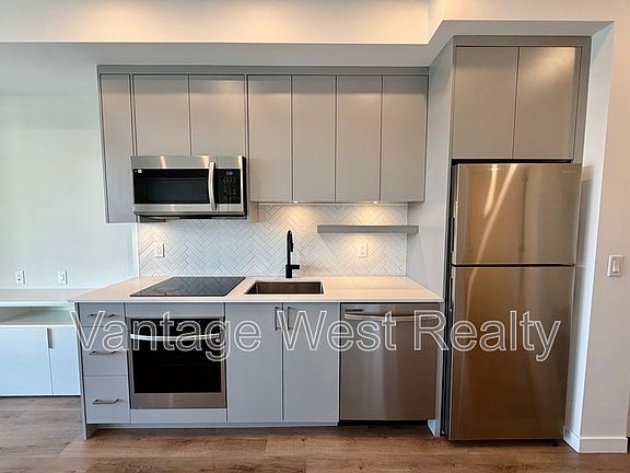 3rd image of 1274 Devonshire Ave #543