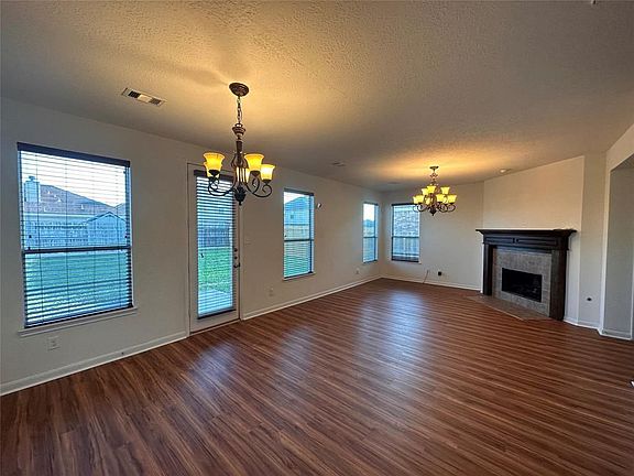 4th image of 5812 Village Grove Dr