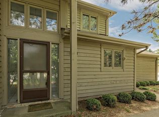 1 Dorset Ct, Beachwood, OH 44122