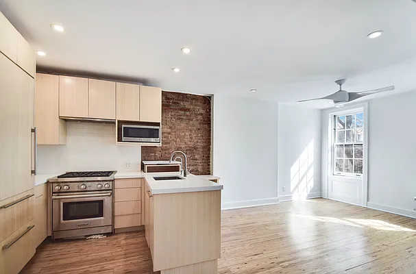 Rented by Compass | media 9