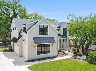 7641 Reinhardt Dr, Prairie Village, KS 66208