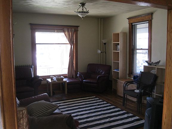 5th image of 921 W Lovell St #1