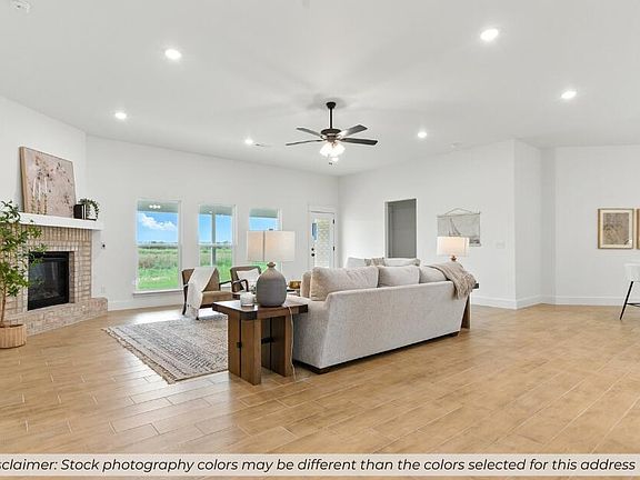 5th image of 910 Silver Oaks Drive